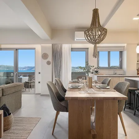 Emmanuel's Sea View Luxury Apartment